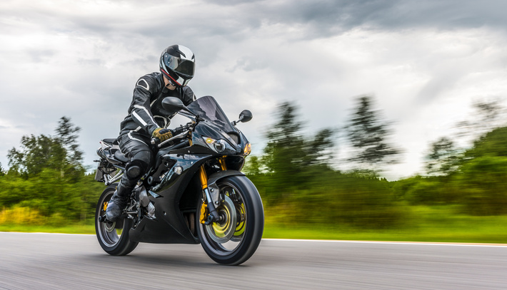 バイクのギアチェンジをスムーズにするコツを解説!ギアが固い・入りにくい方は必見